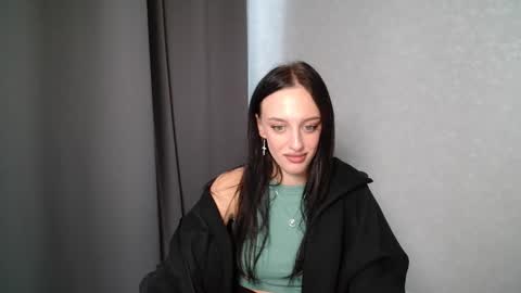 Snapshot of blacky_berry chatting on 04.29.26 Ivy online show from 04.29.26