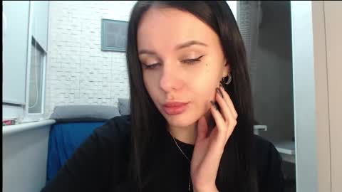 Snapshot of blairyates chatting on 10.12.25 BlairYates online show from 10.12.25