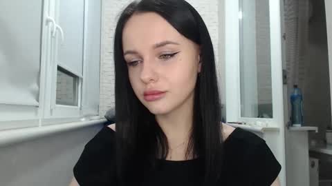 Snapshot of blairyates chatting on 10.21.25 BlairYates online show from 10.21.25
