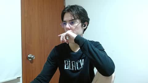 Snapshot of blakeshatter chatting on 12.14.24 blakeshatter online show from 12.14.24