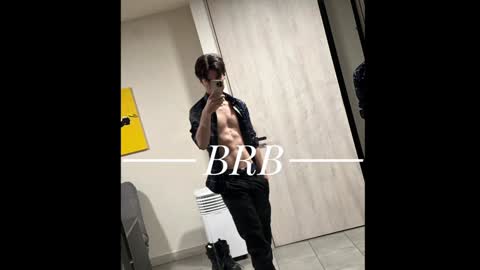 Snapshot of blakeshatter chatting on 12.28.24 blakeshatter online show from 12.28.24