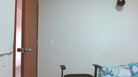 Snapshot of blakeshatter chatting on 01.19.25 blakeshatter online show from 01.19.25