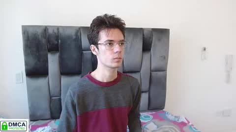 Snapshot of blakeshatter chatting on 11.17.25 blakeshatter online show from 11.17.25