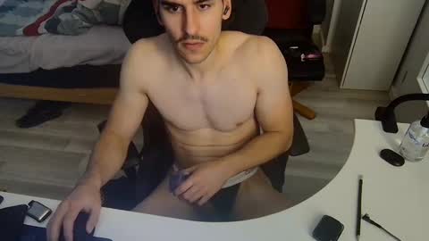 Snapshot of blazinghoney chatting on 12.18.24 Honey online show from 12.18.24