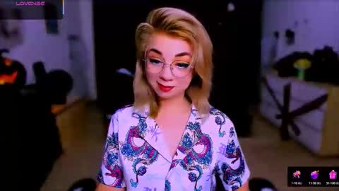 Nicole online show from 10.24.25