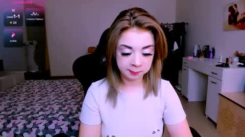 Snapshot of blinkofeyess chatting on 06.09.26 Nicole online show from 06.09.26
