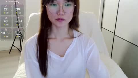 Snapshot of blon_kater chatting on 12.13.24 YoYo online show from 12.13.24