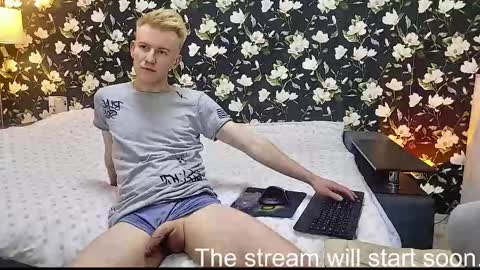 Snapshot of blond_boy69 chatting on 05.13.26 blond_boy69 online show from 05.13.26