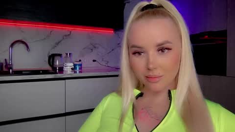 Snapshot of blond_diamond chatting on 01.25.25 Lana online show from 01.25.25