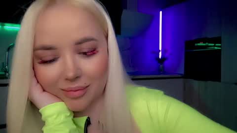 Snapshot of blond_diamond chatting on 03.06.25 Lana online show from 03.06.25