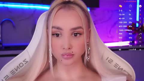Snapshot of blond_diamond chatting on 07.18.26 Lana online show from 07.18.26