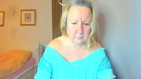 Nicole online show from 12.28.24
