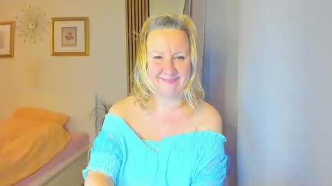 Nicole online show from 12.29.24