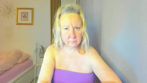 Nicole online show from 01.04.25