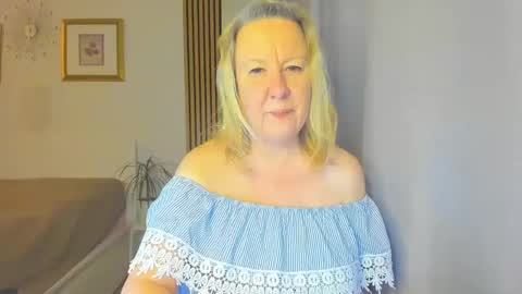 Nicole online show from 01.21.25