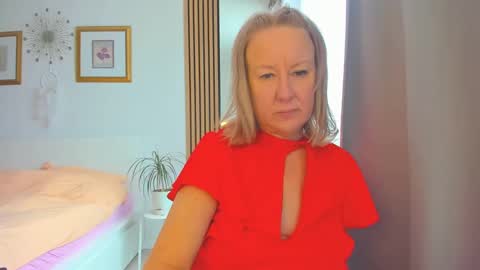 Nicole online show from 02.05.25