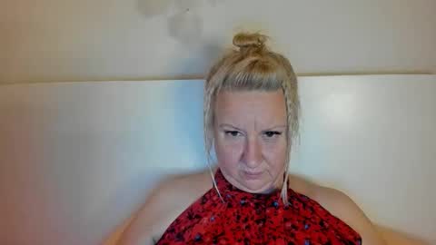 Nicole online show from 09.27.25