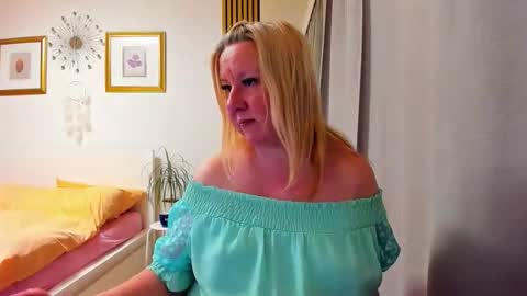 Nicole online show from 02.17.26