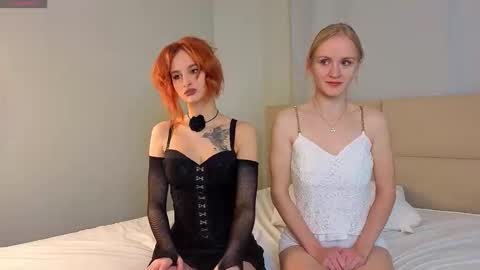 Snapshot of blonde_lotos chatting on 01.11.26 Kate and Mary online show from 01.11.26