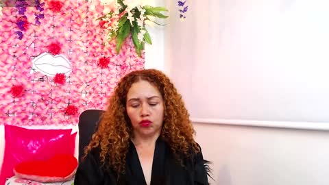 blonde_squirt_ online show from 01.14.25