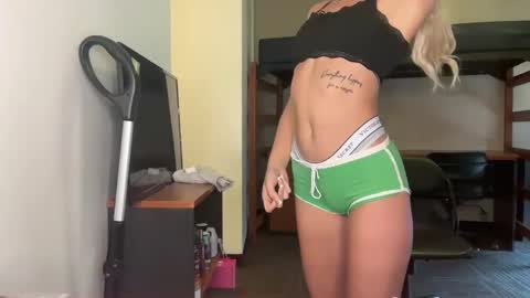 Blondebunnyx online show from 09.08.25