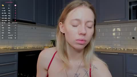 Snapshot of blondekelly chatting on 06.01.26 Kelly online show from 06.01.26