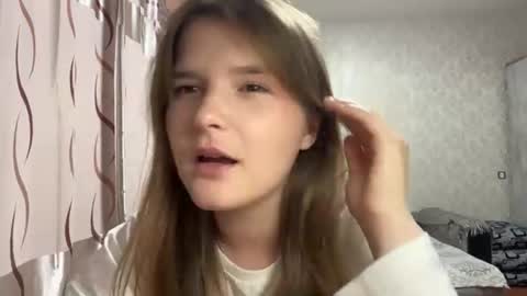 Snapshot of blondellbi chatting on 07.25.26 Eva online show from 07.25.26