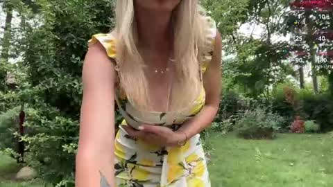 Snapshot of blondevenom chatting on 07.04.26 OnlyFans livia77 twitter liv20 4u online show from 07.04.26