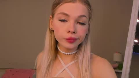 Snapshot of blondy_fina chatting on 05.13.26 blondy_fina online show from 05.13.26
