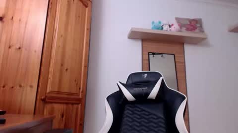 blondyelena online show from 12.23.25