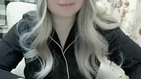 Snapshot of blondymargaret chatting on 03.02.25 blondymargaret online show from 03.02.25