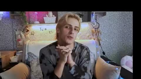 Bloody Blondie online show from 08.08.26
