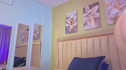 bloom_star01 online show from 10.16.25