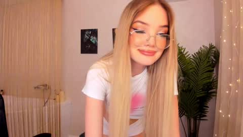 Sophia online show from 02.18.25