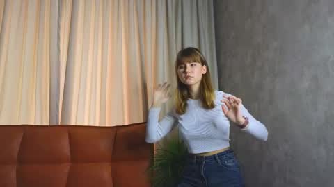 BloomNoir online show from 11.11.25