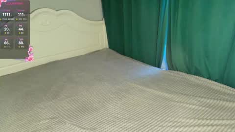 Snapshot of blowjob_queeny chatting on 09.17.25 Welcome guysMy name KatePVT its Open online show from 09.17.25