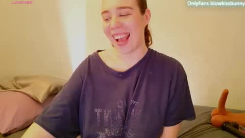 Snapshot of blowkissbunny chatting on 03.02.26 Blow Kiss Bunny online show from 03.02.26