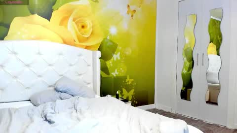 Snapshot of blowmyxxl chatting on 11.05.25 Nico online show from 11.05.25