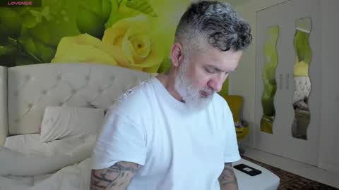 Snapshot of blowmyxxl chatting on 04.02.26 Nico online show from 04.02.26