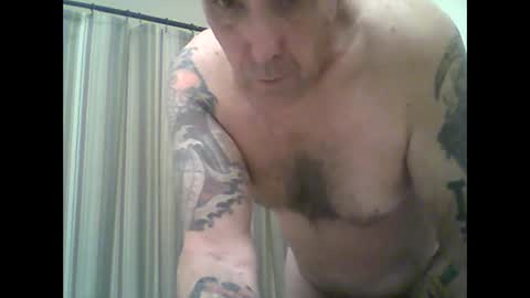 Snapshot of blue2008 chatting on 01.22.25 blue2008 online show from 01.22.25