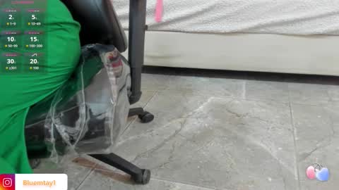 blue_tay1 online show from 10.22.25