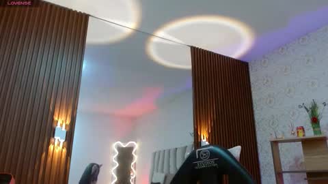 blue_tay1 online show from 11.10.25