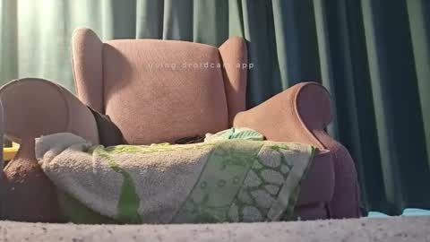 Snapshot of bluealpakka chatting on 10.19.25 bluealpakka online show from 10.19.25