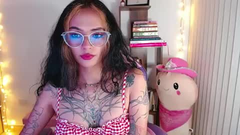Im Abril .. Nice to meet you  thumb up me please its important  INDEPENDENT MODEL online show from 09.15.25