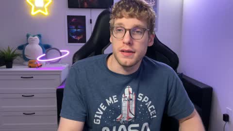 blueeyedtallguy online show from 12.04.24