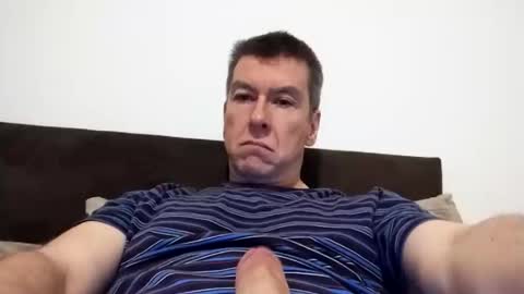 Snapshot of blueeyesteele chatting on 10.28.25 blueeyesteele online show from 10.28.25