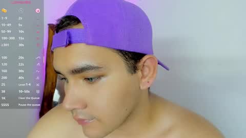 Snapshot of bluehsunny chatting on 11.26.25 alexander online show from 11.26.25