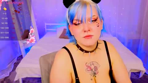 Hi my name is Lunaray online show from 09.25.25