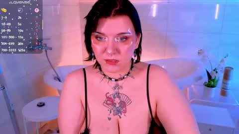 Hi my name is Lunaray online show from 11.21.25