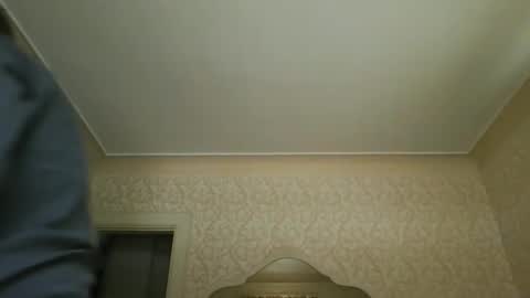 Snapshot of bluemoose70 chatting on 01.05.25 bluemoose70 online show from 01.05.25